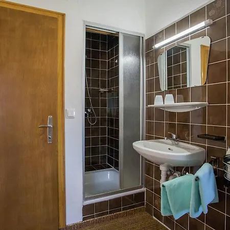 Renate Iii Apartamento *